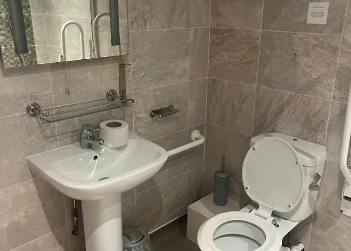 The Kings Arms מלון Burton-in-Kendal